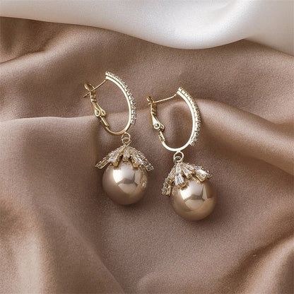LP | The Simba Pearl Earrings | 1+1 Free Today